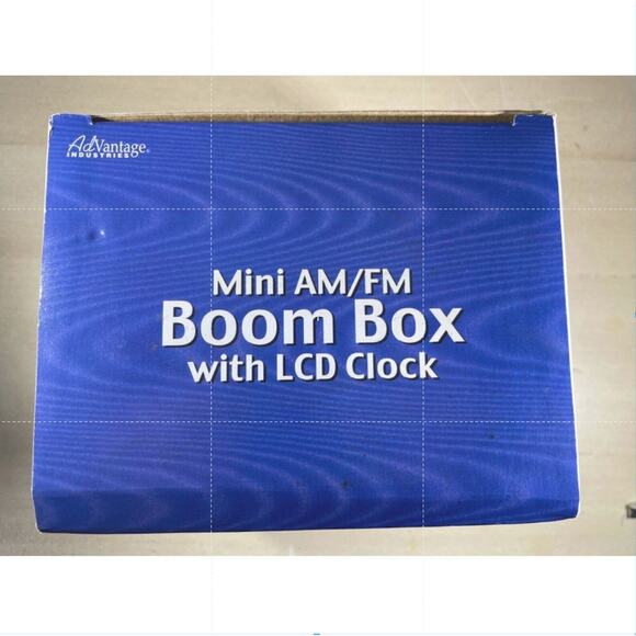 Mini AM/FM Radio Boom Box Digital LCD Clock with Date Day Display Silver & Blue - Picture 5 of 7